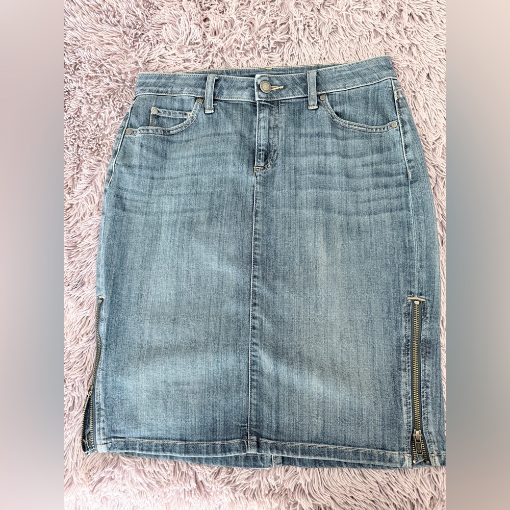 Simply Vera denim skirt size 6